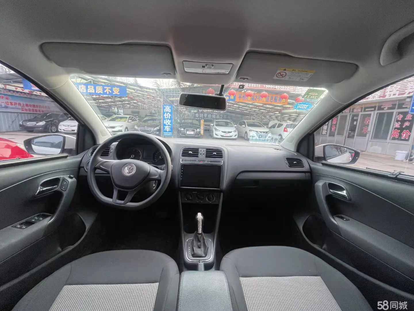 Volkswagen e-up! 2018 immagine di auto #6