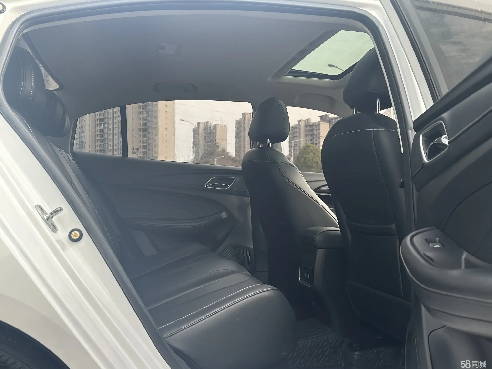 荣威 荣威i5 2020 汽车图片 #6