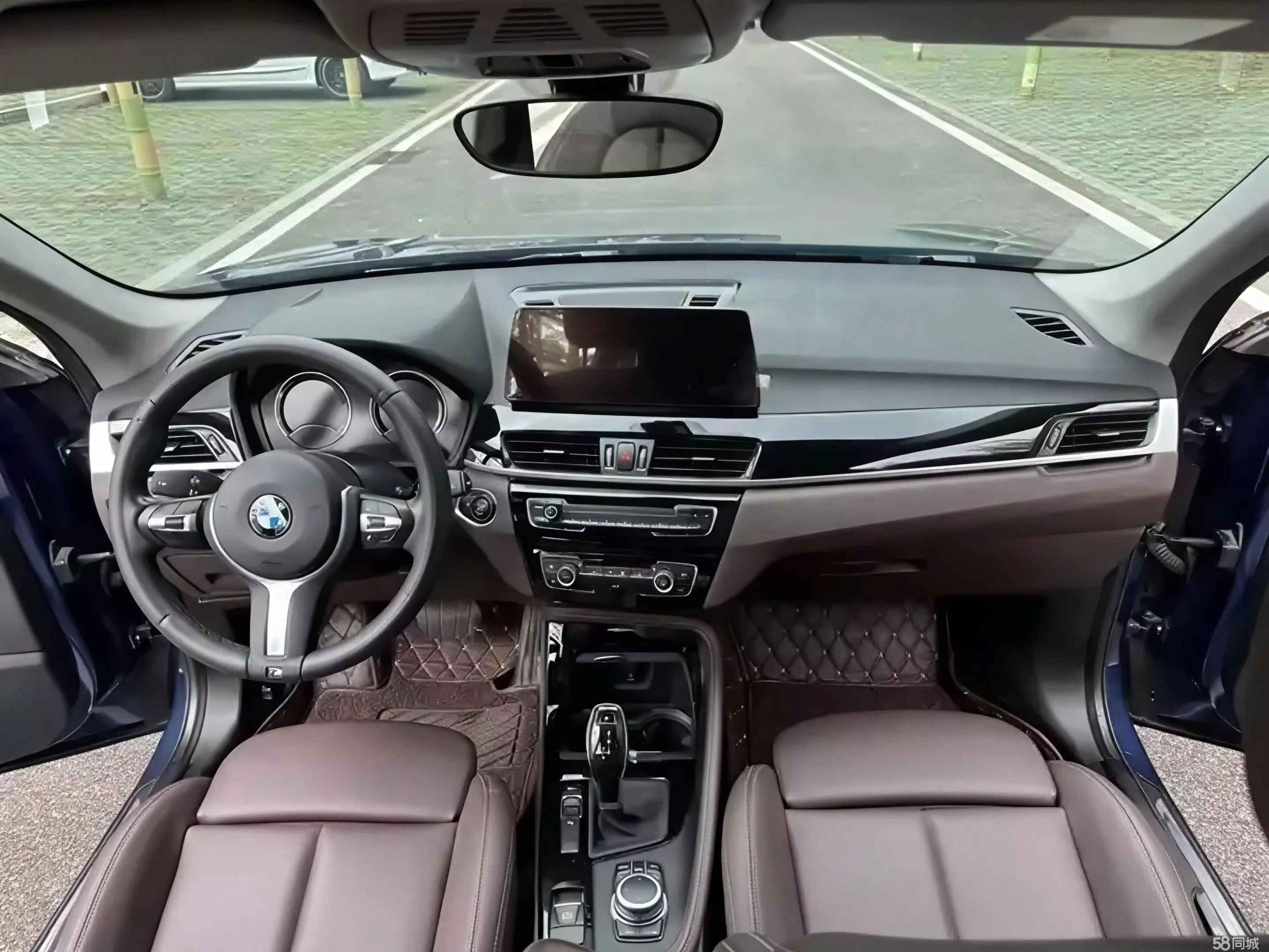 BMW iX M60 2021 car image #6