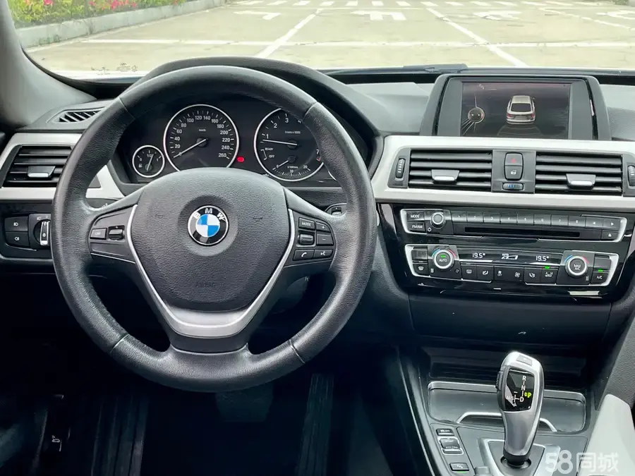 BMW 3 Series GT 2018 immagine di auto #6