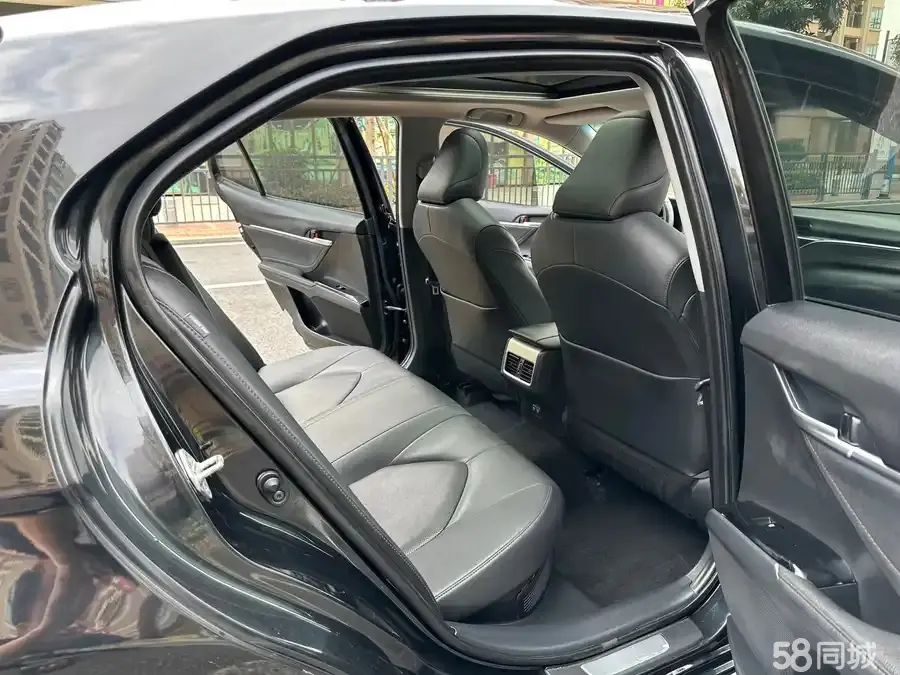 Toyota Camry 2019 car image #6