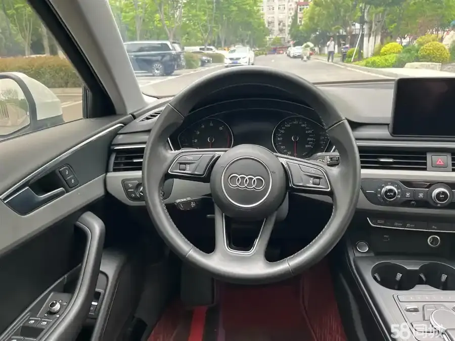 Audi A4L 2018 car image #6