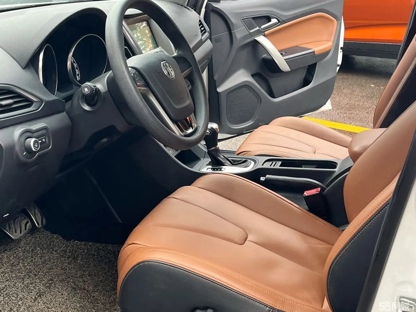 MG GT 2016 car image #6