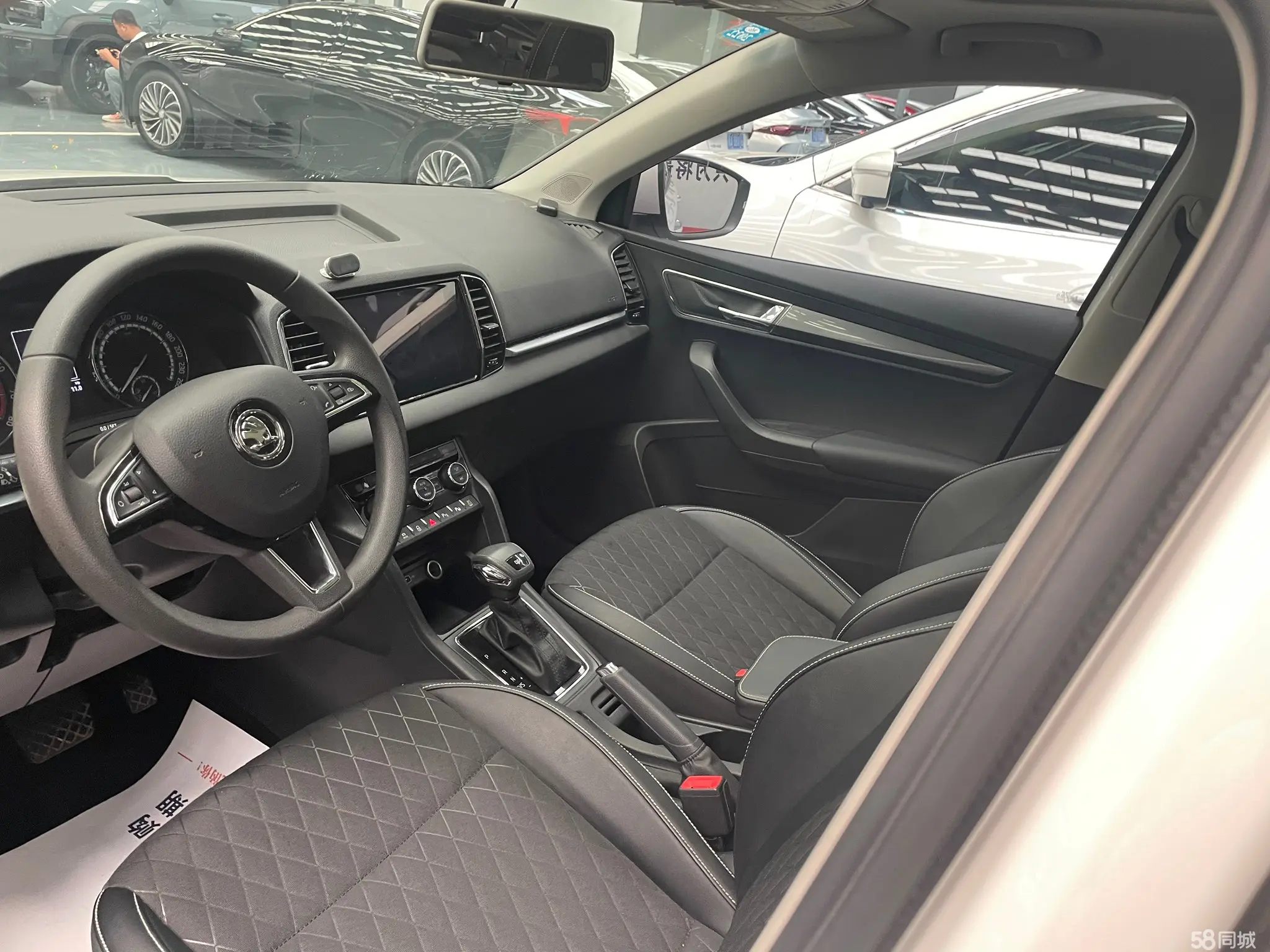 Skoda Karoq 2020 изображение автомобиля #6