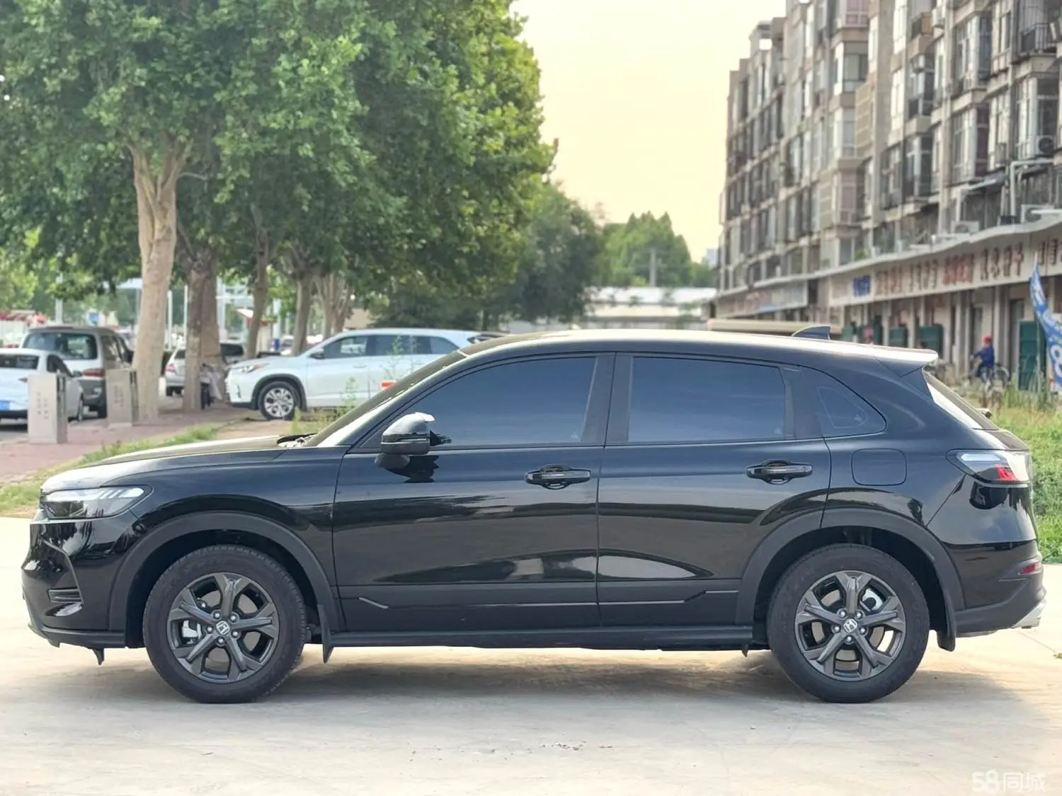 Honda HR-V 2024 car image #6