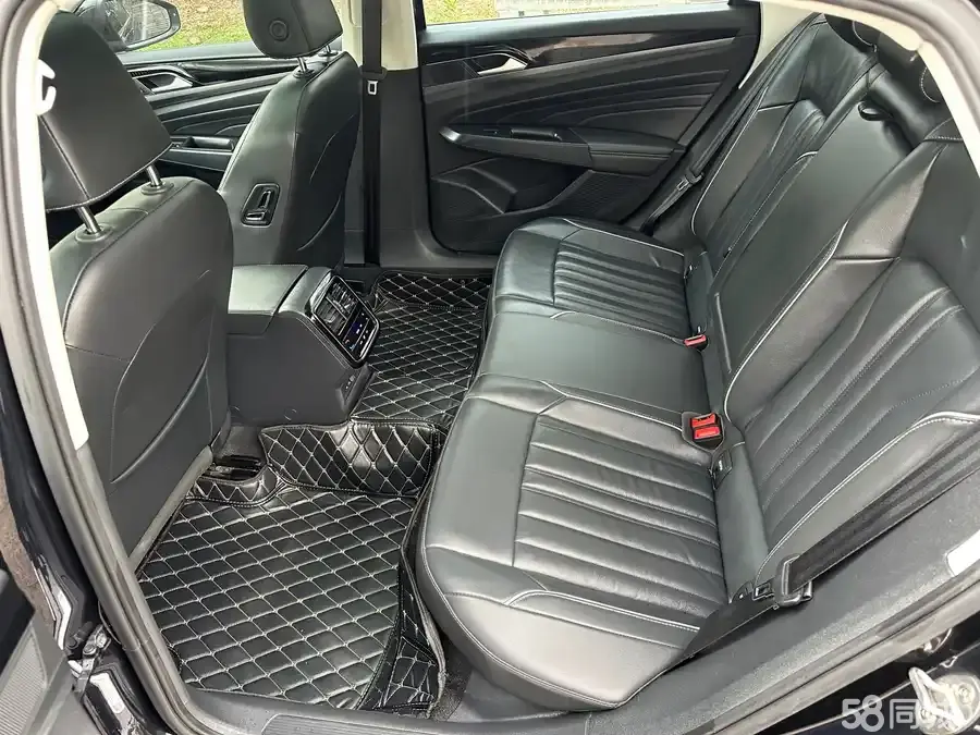 Volkswagen Passat 2021 car image #6