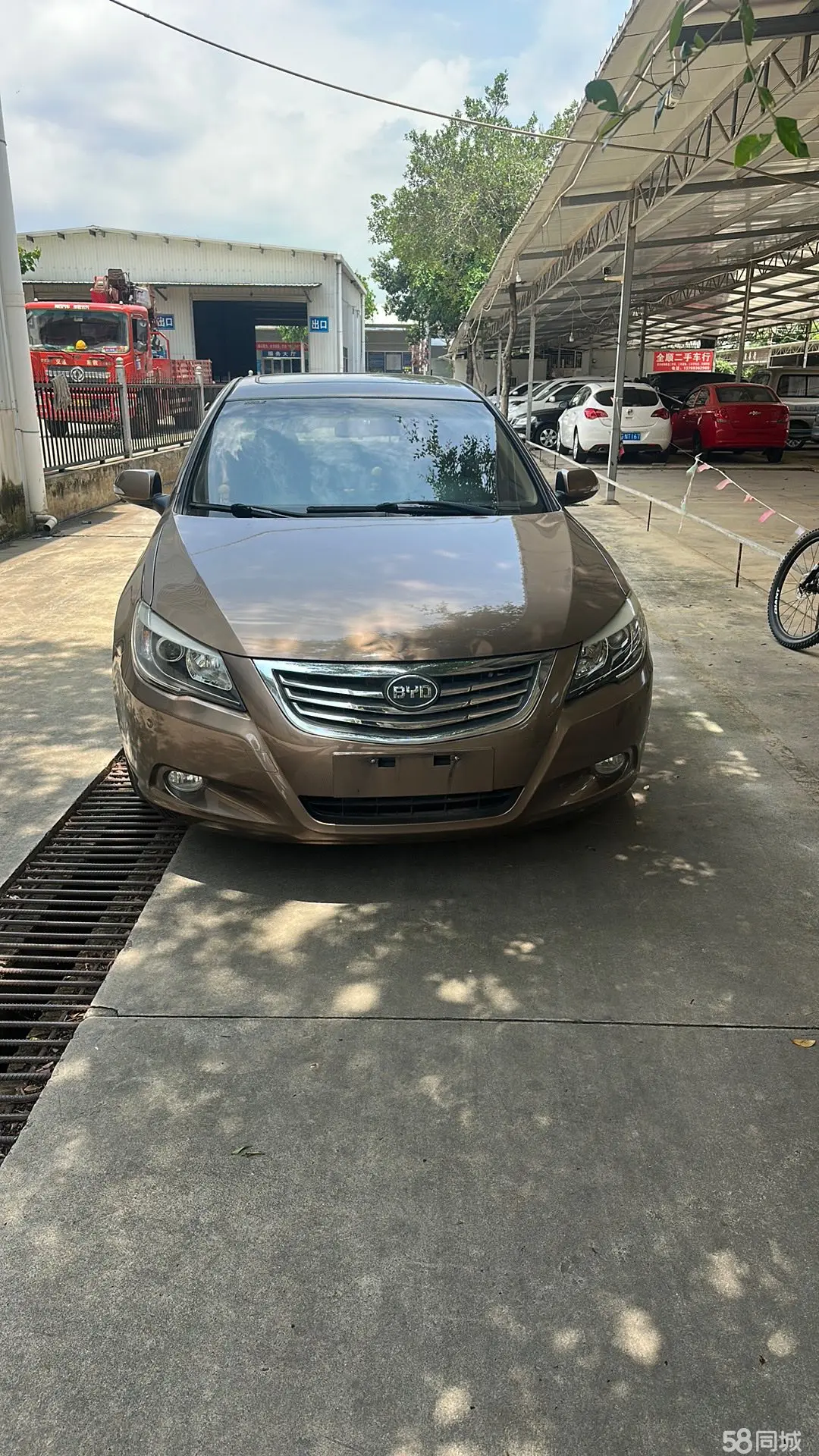 BYD G6 2013 صورة سيارة #6