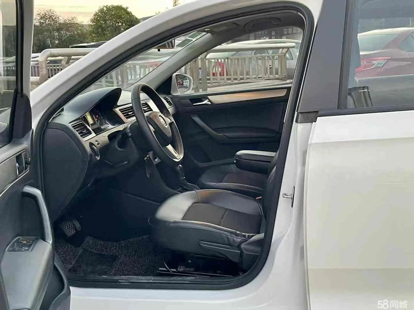 Skoda Rapid Spaceback 2014 immagine di auto #6