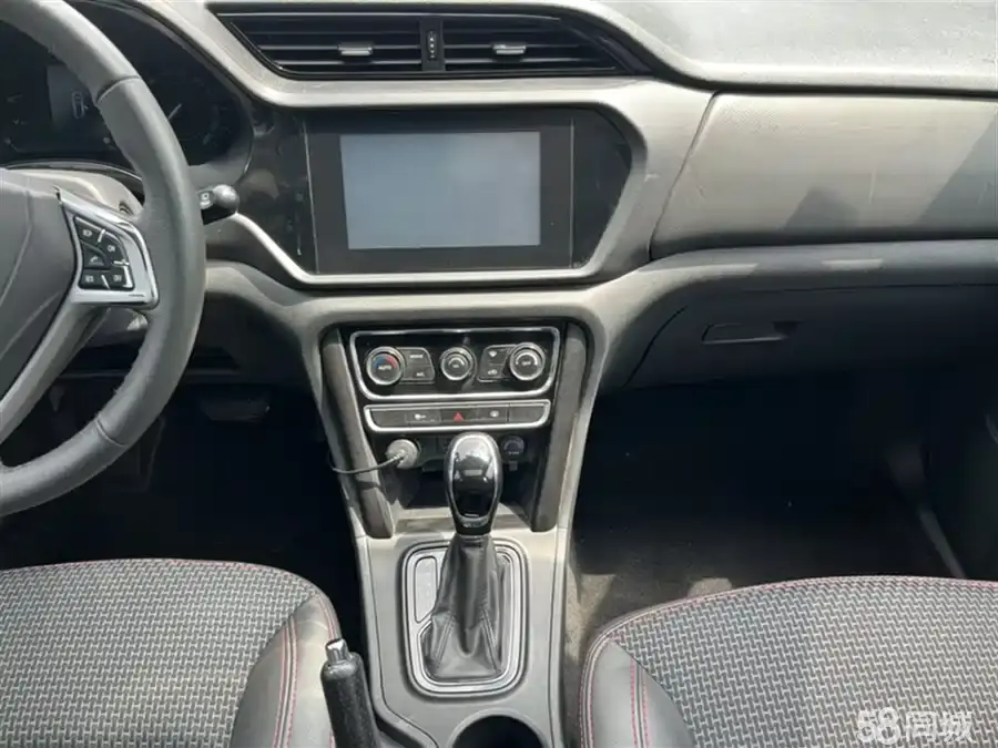 Chery X1 2016 car image #6