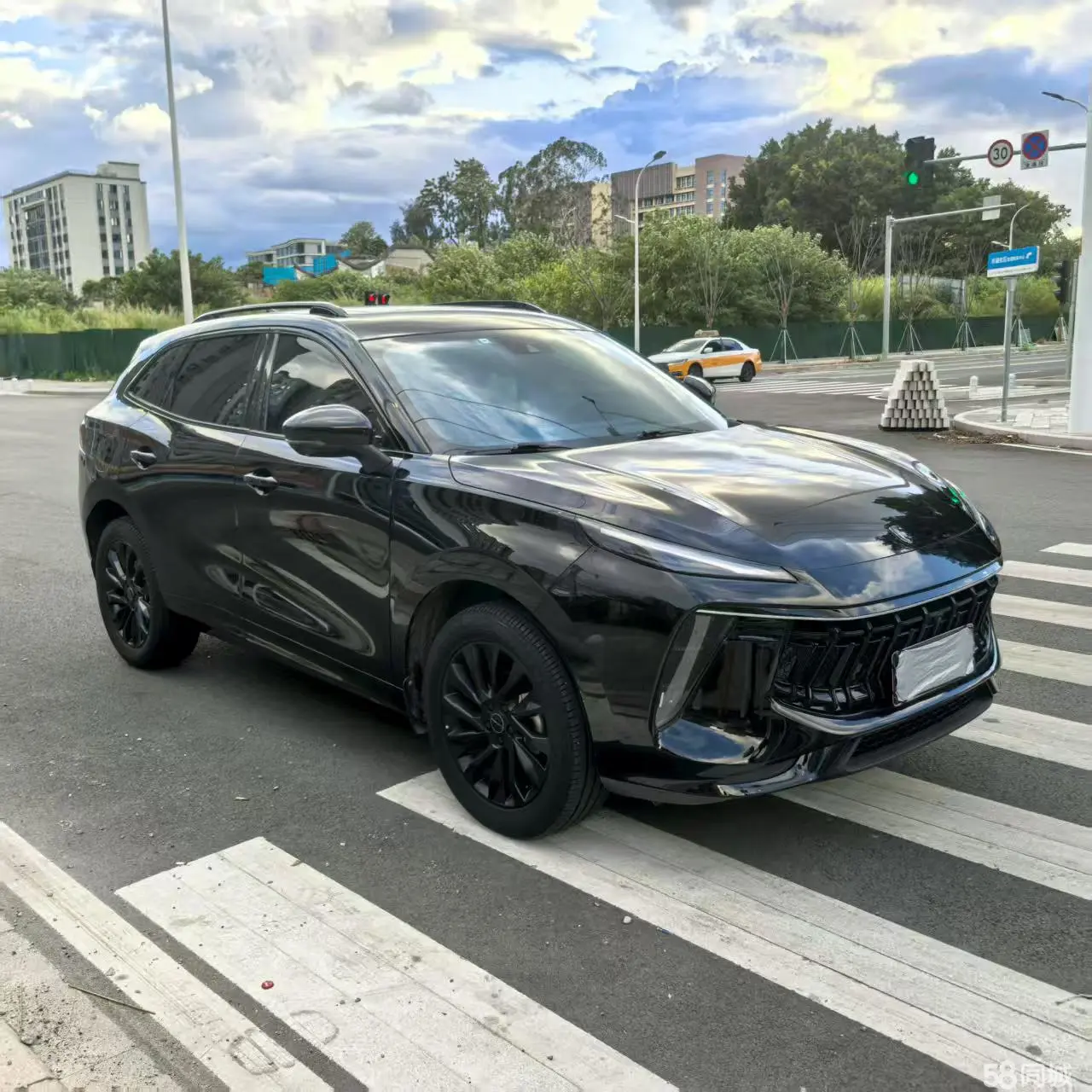 Forthing T5 EVO 2022 car image #6