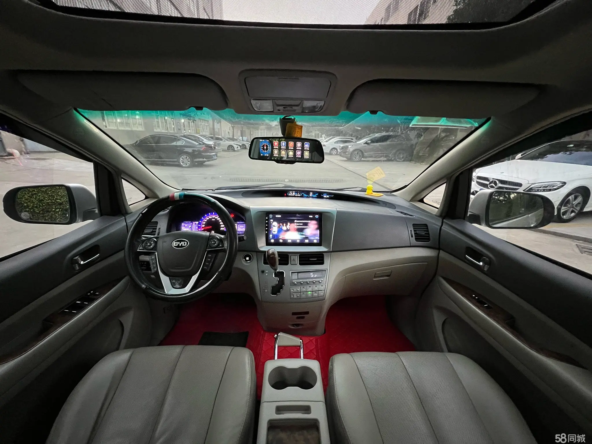 BYD M6 2015 #6 BYD M6 2015 car image #6