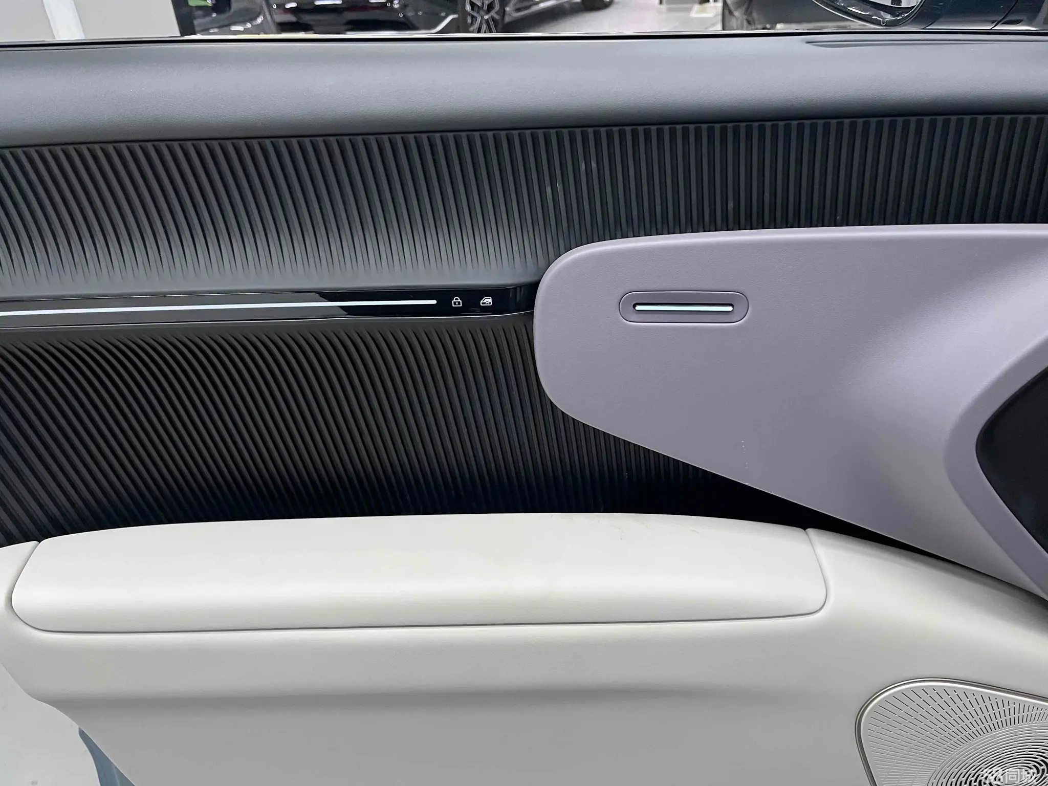 Avatr 12 2023 car image #6