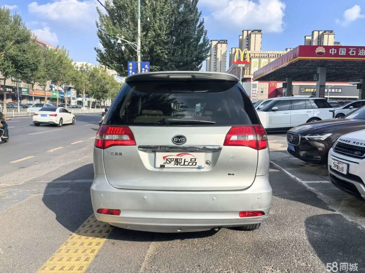 BYD M6 2013 car image #6