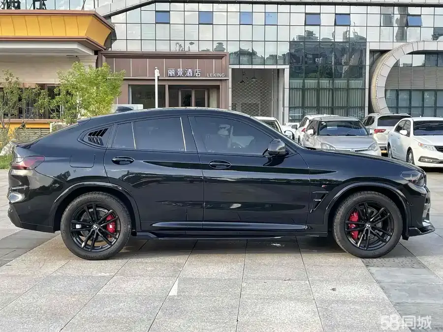 BMW X4 2020 car image #6