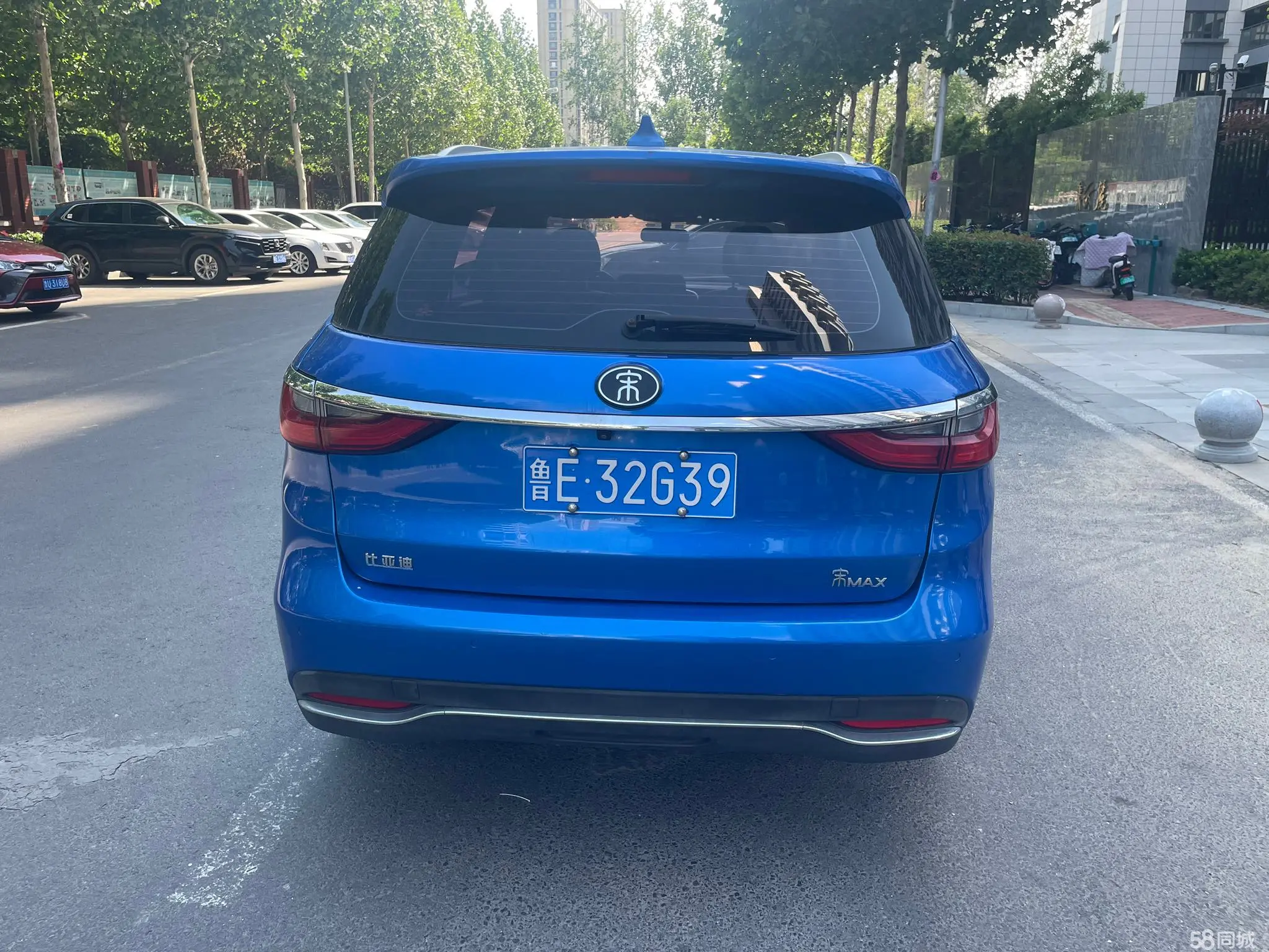 BYD Song MAX 2017 car image #6