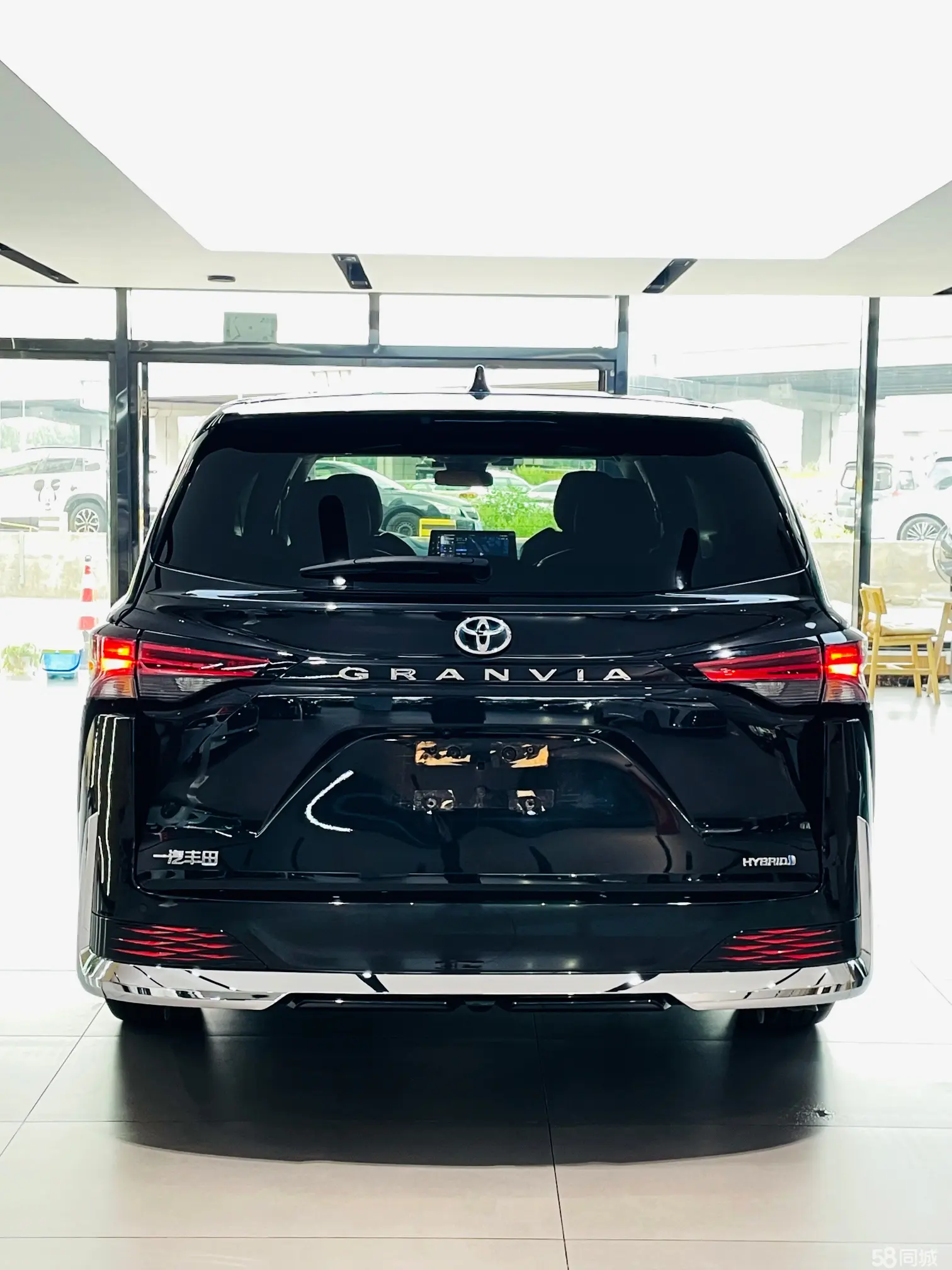 Toyota Granvia 2023 immagine di auto #6