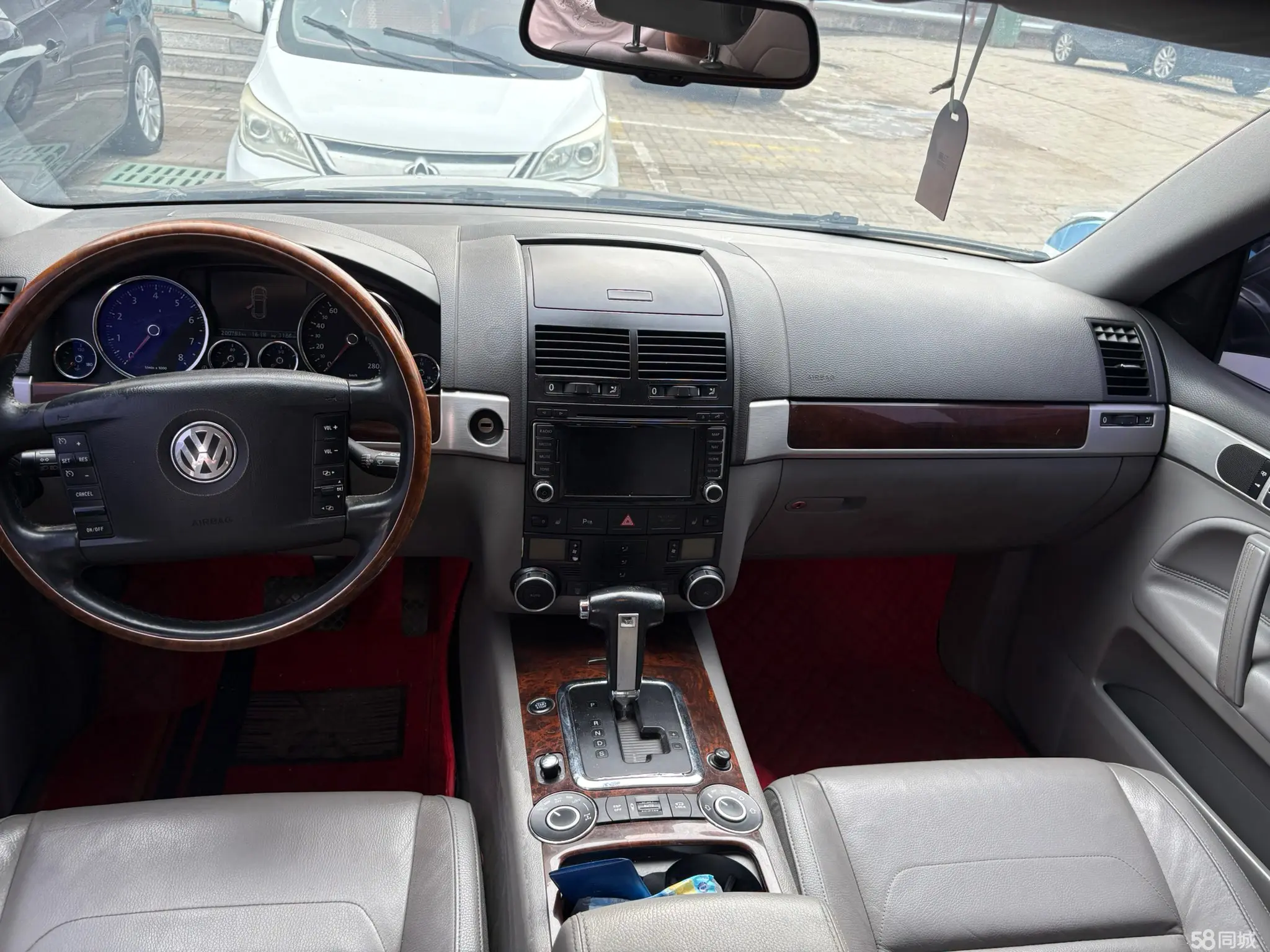 Volkswagen Touareg 2009 immagine di auto #6