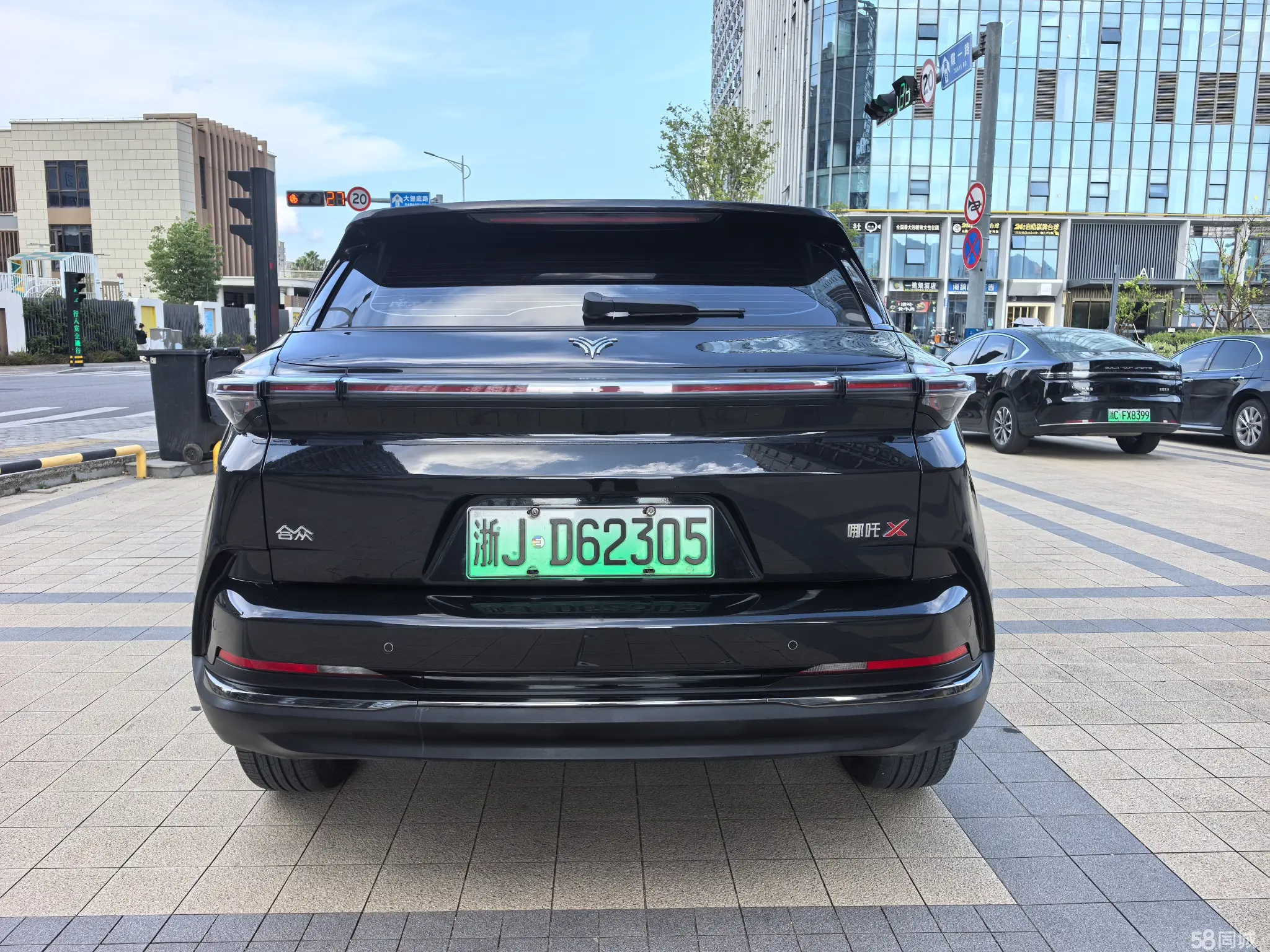 哪吒汽车 哪吒X 2024 汽车图片 #6