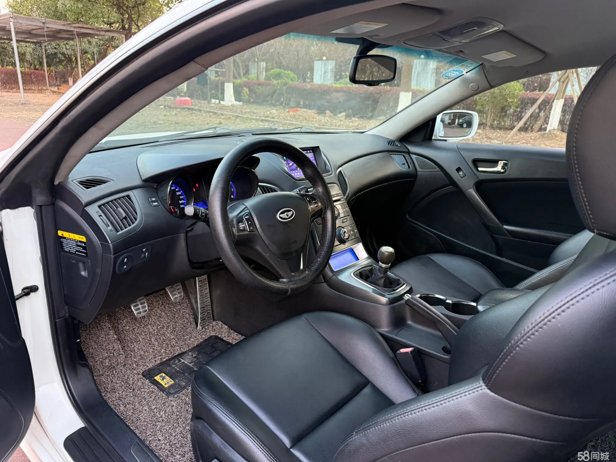 Hyundai Rohens-Coupe 2011 #6 Hyundai Rohens-Coupe 2011 car image #6