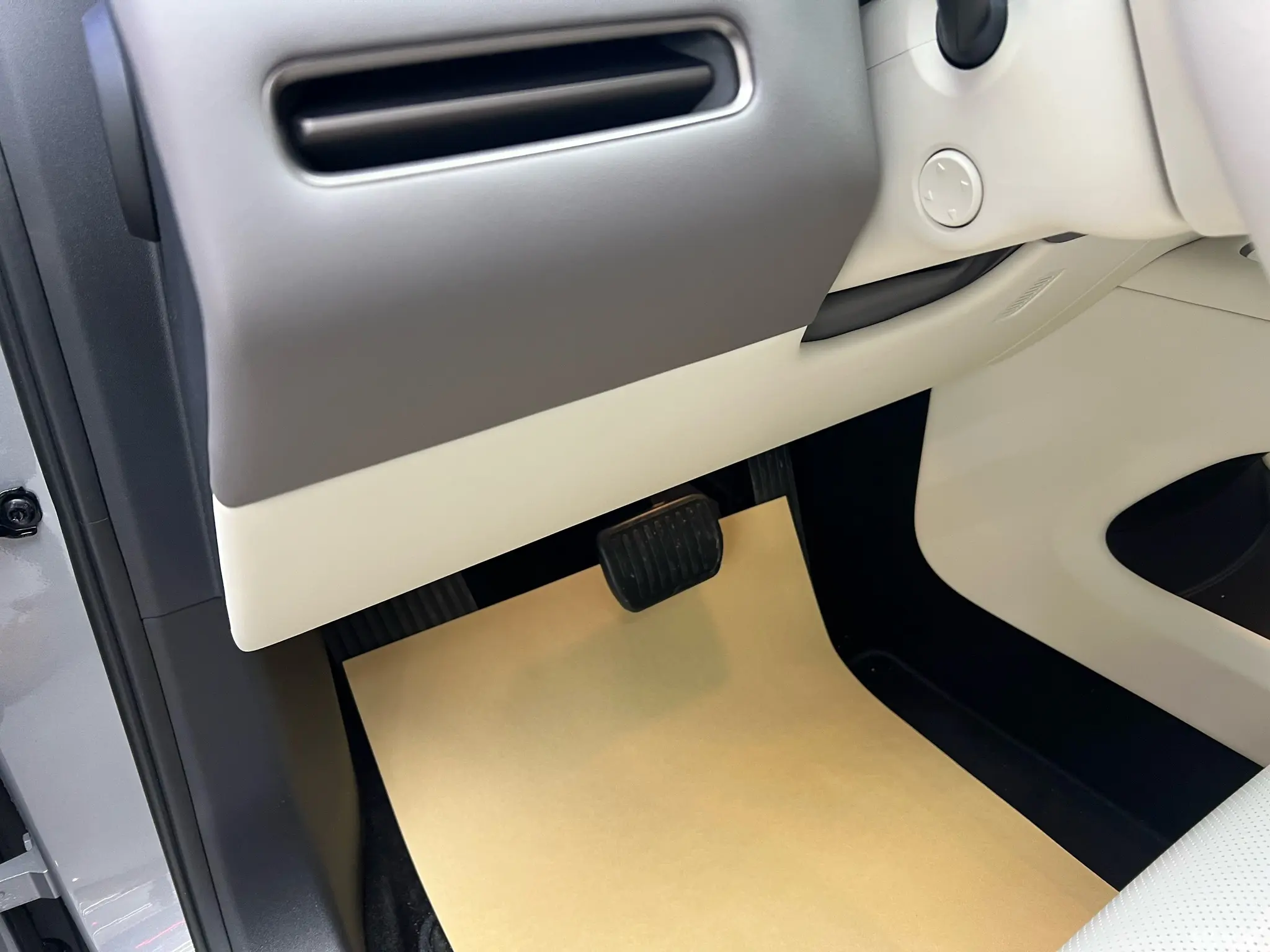 Li i6 2025 immagine di auto #6