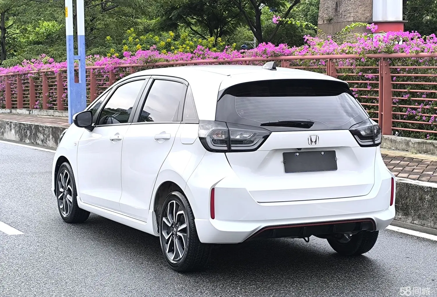 Honda LIFE 2021 car image #6