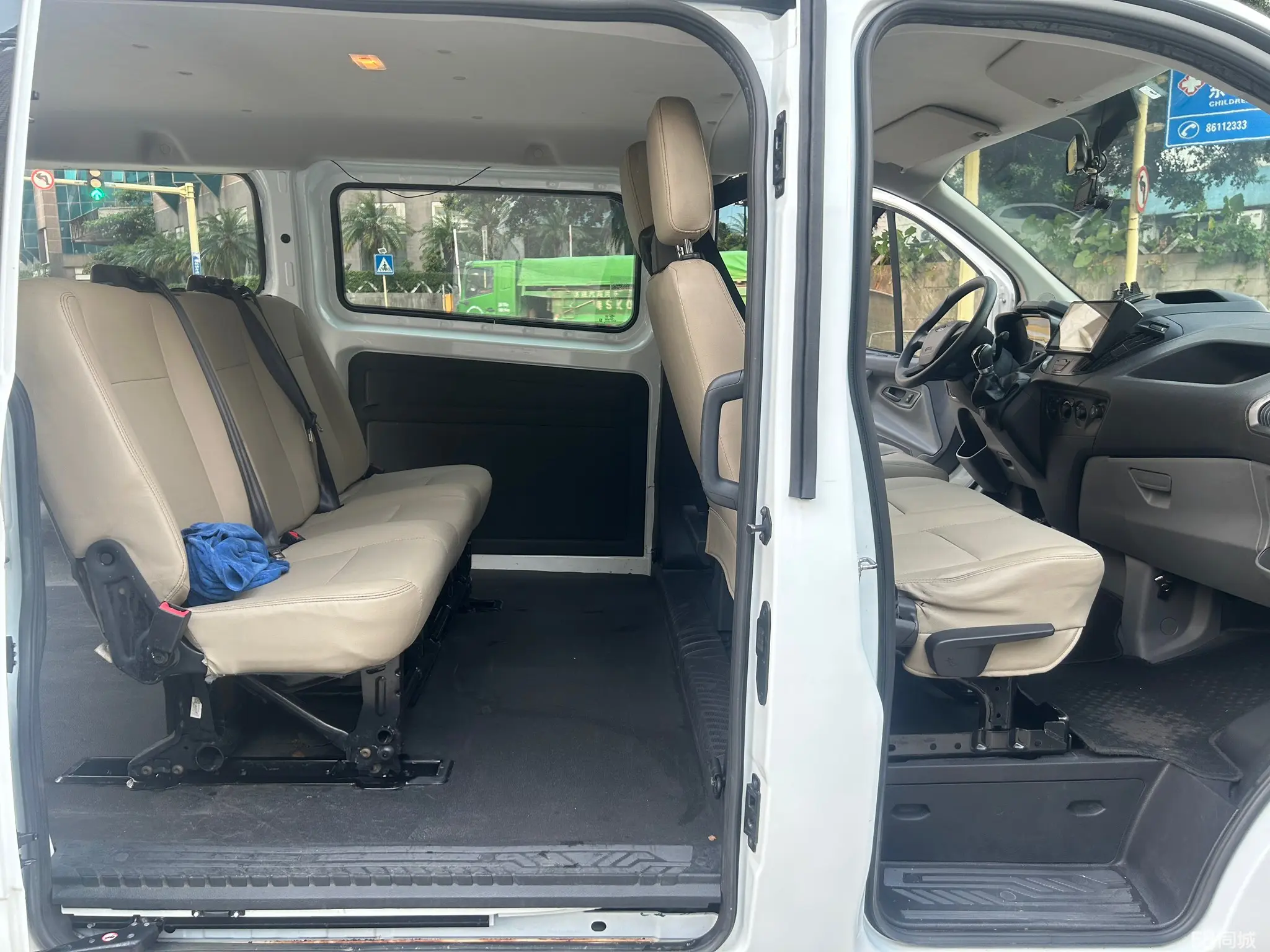 Ford Transit 2019 car image #6
