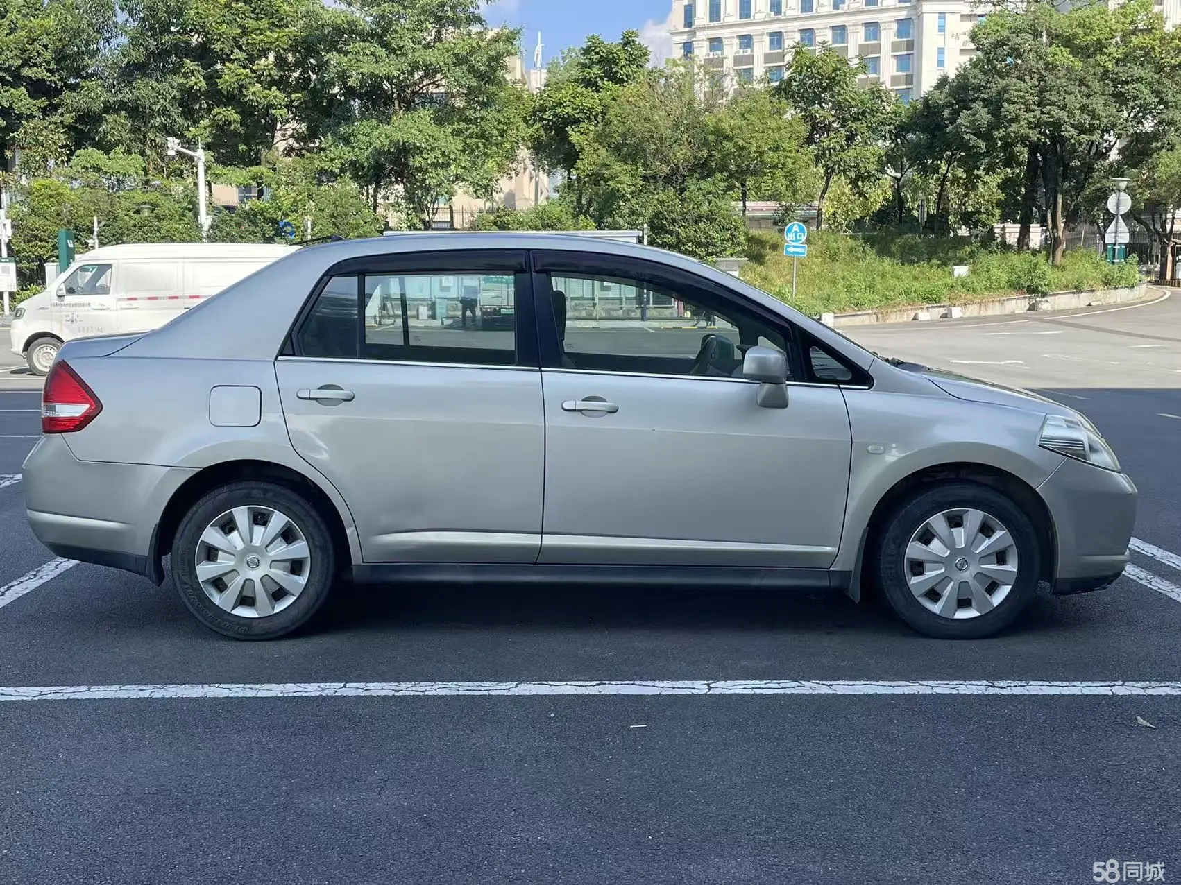 日产 颐达 2005 汽车图片 #6