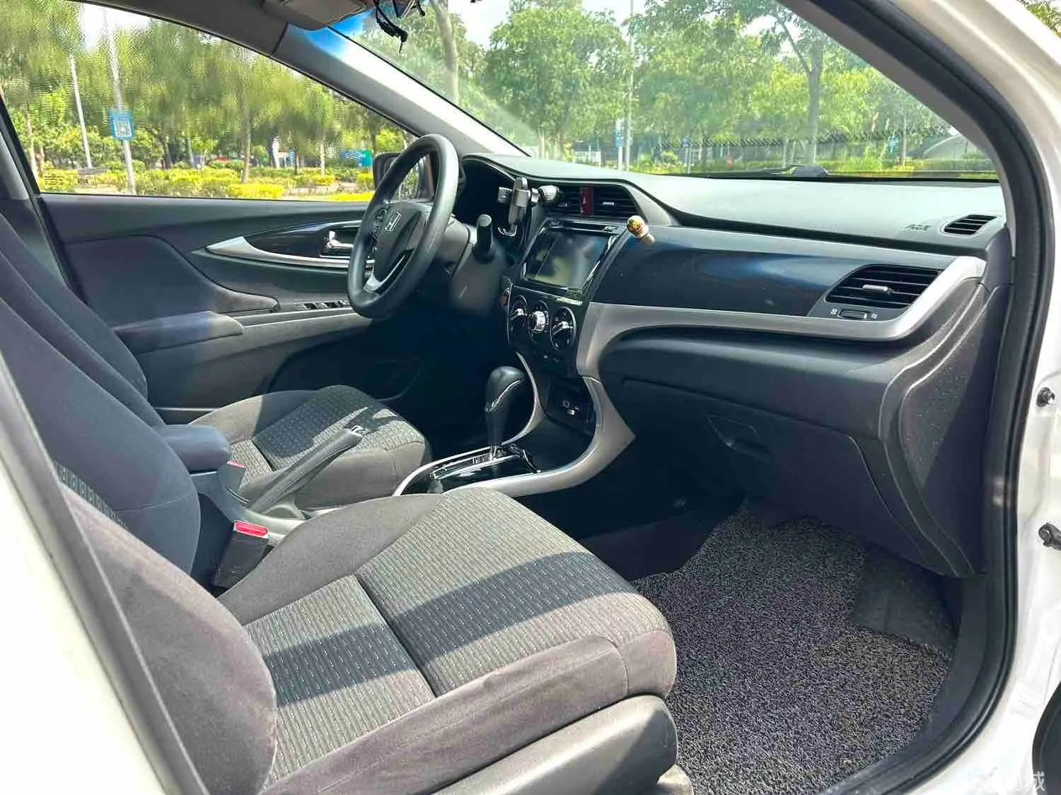 Honda Crider 2014 car image #6