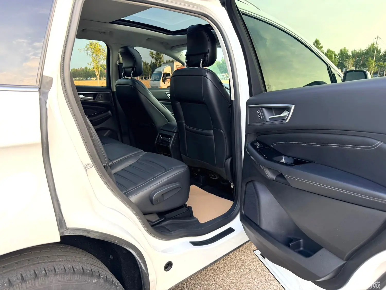 Ford Edge 2019 car image #6