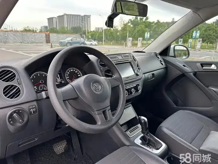 Volkswagen Tiguan 2013 car image #6