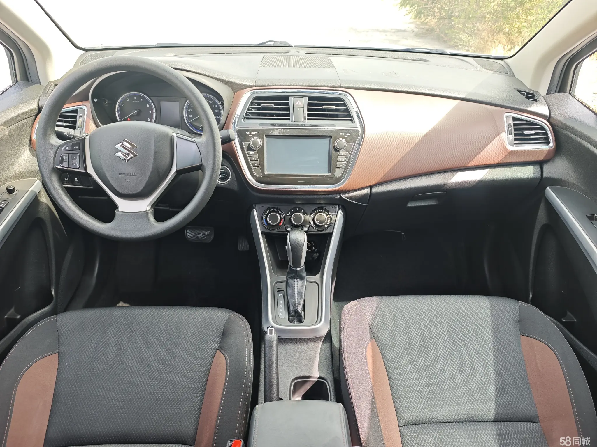 Suzuki SX4 S-CROSS 2018 imagen de coche #6