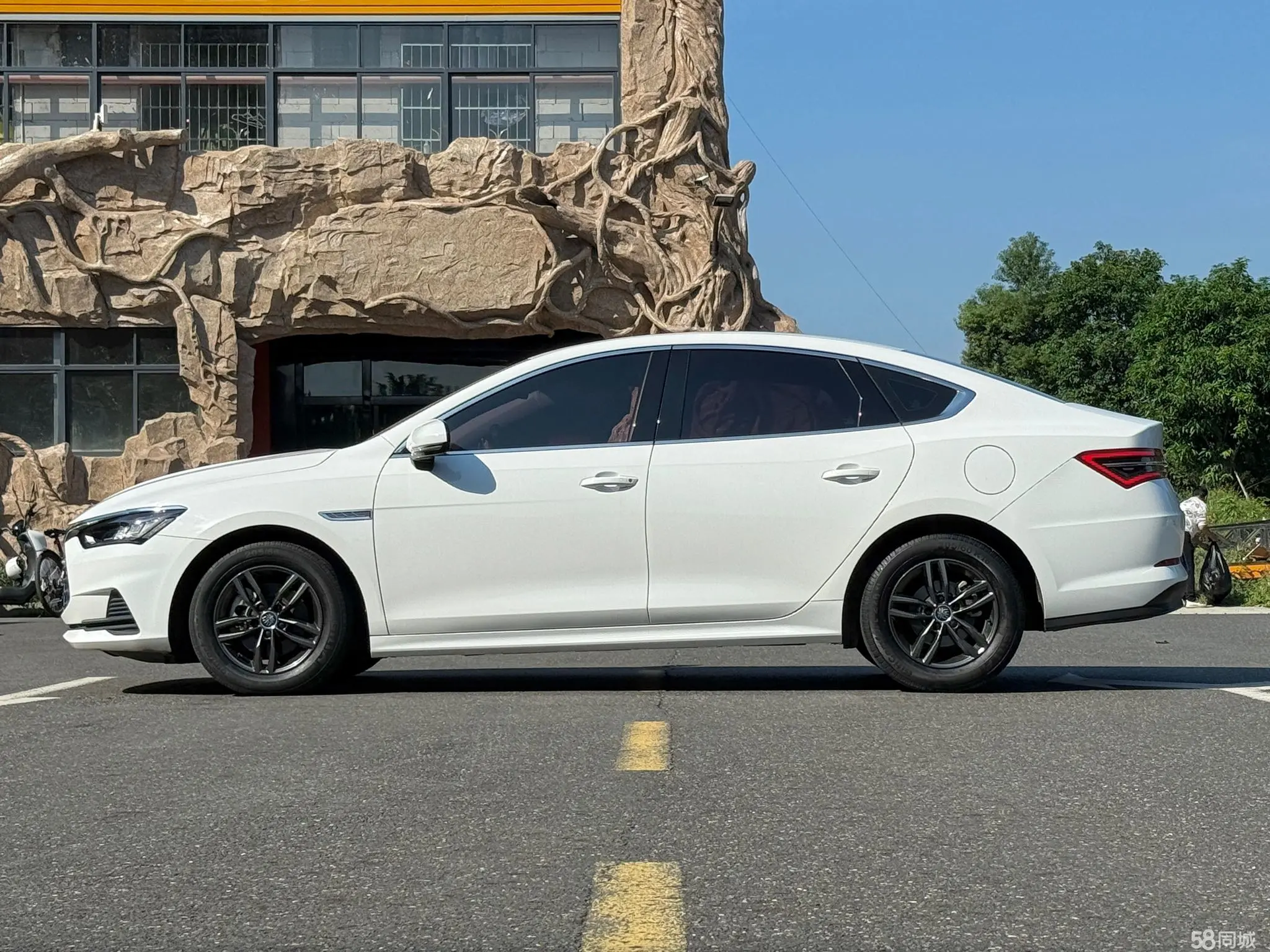 BYD Qin Pro 2019 #6 BYD Qin Pro 2019 car image #6