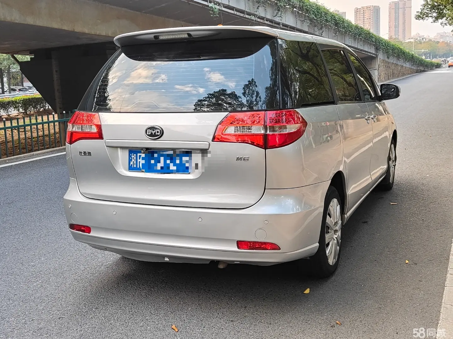 BYD M6 2016 изображение автомобиля #6