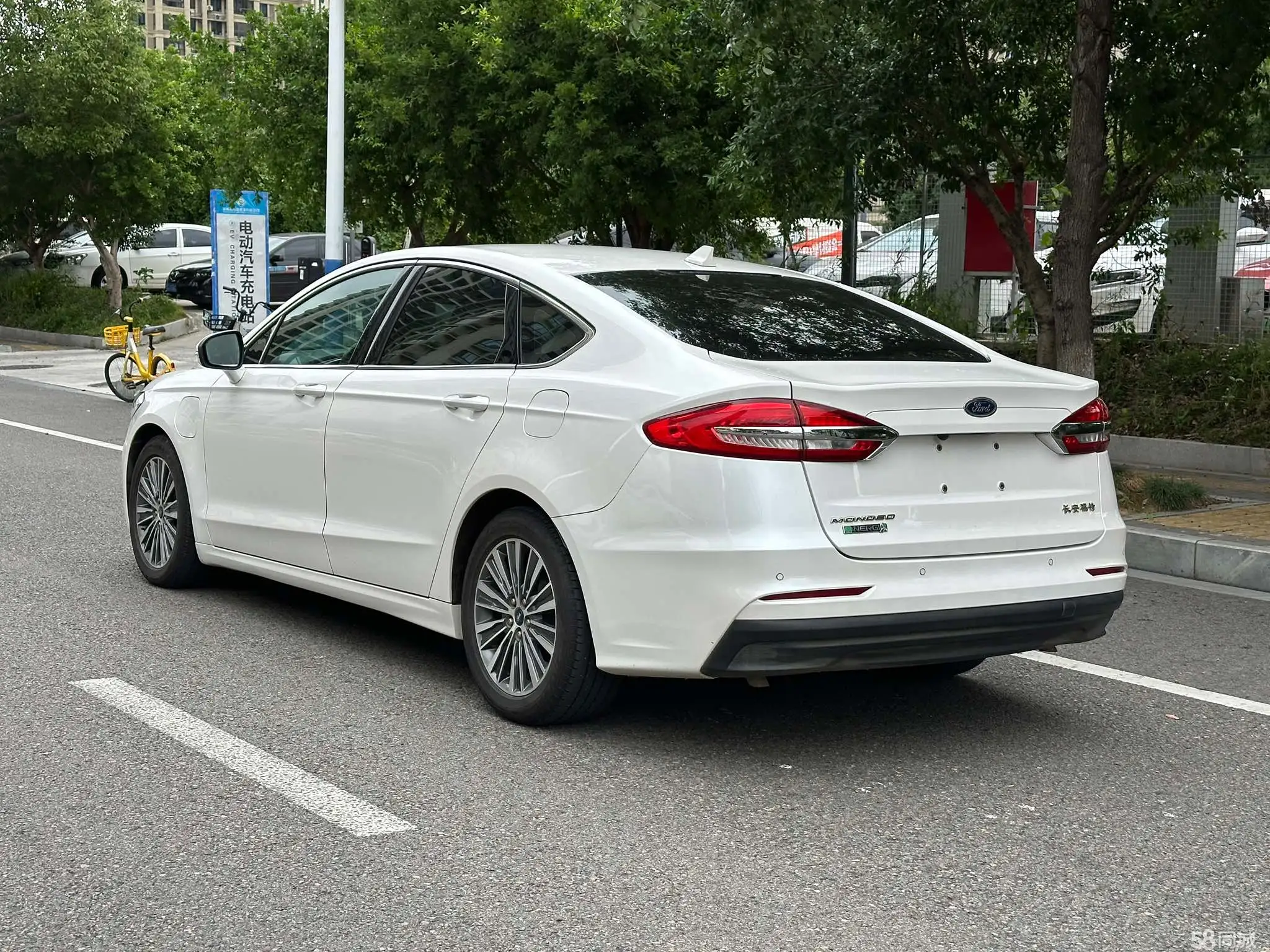 Ford Mondeo New Energy 2020 car image #6