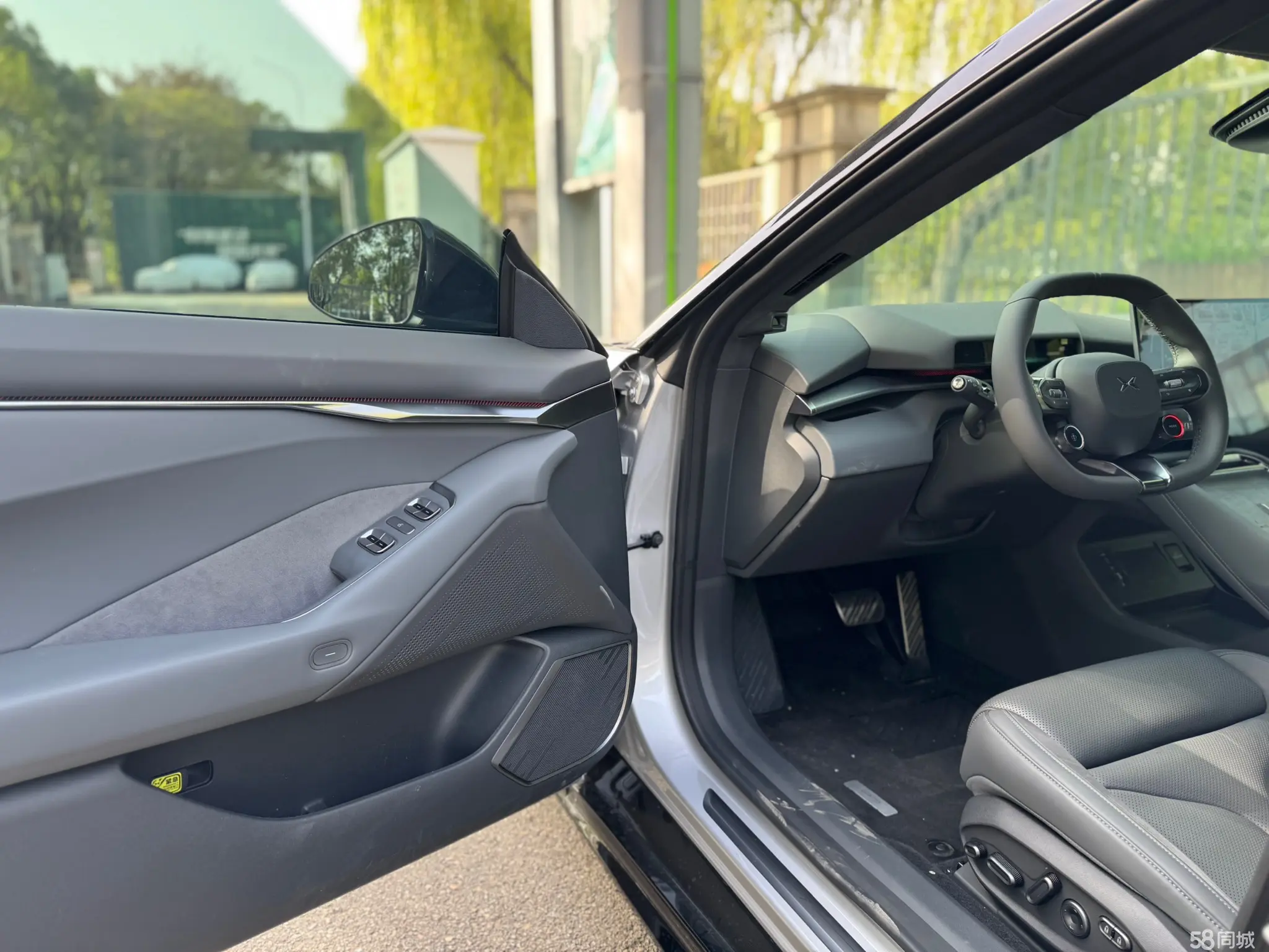 小鹏 小鹏P7 2025 汽车图片 #6