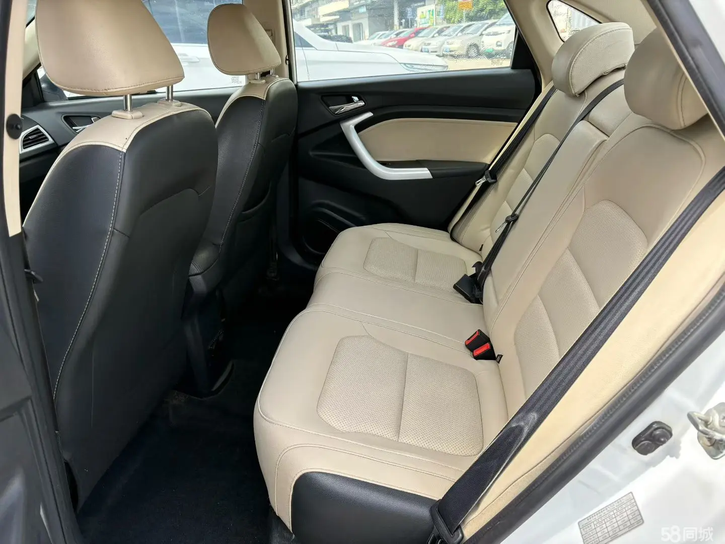 Changan Alsvin V7 2015 car image #6