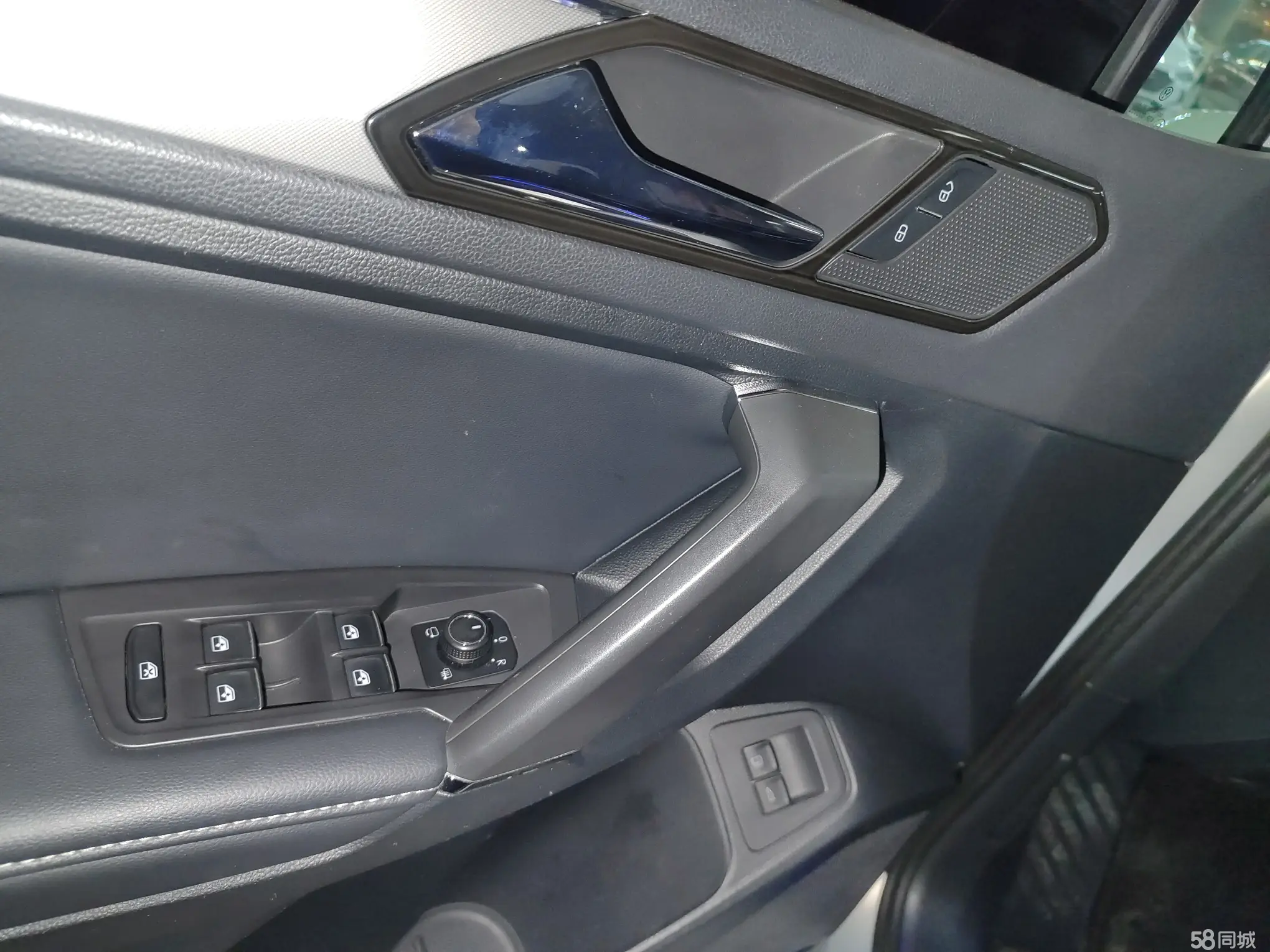 Volkswagen Tiguan L New Energy 2019 изображение автомобиля #6