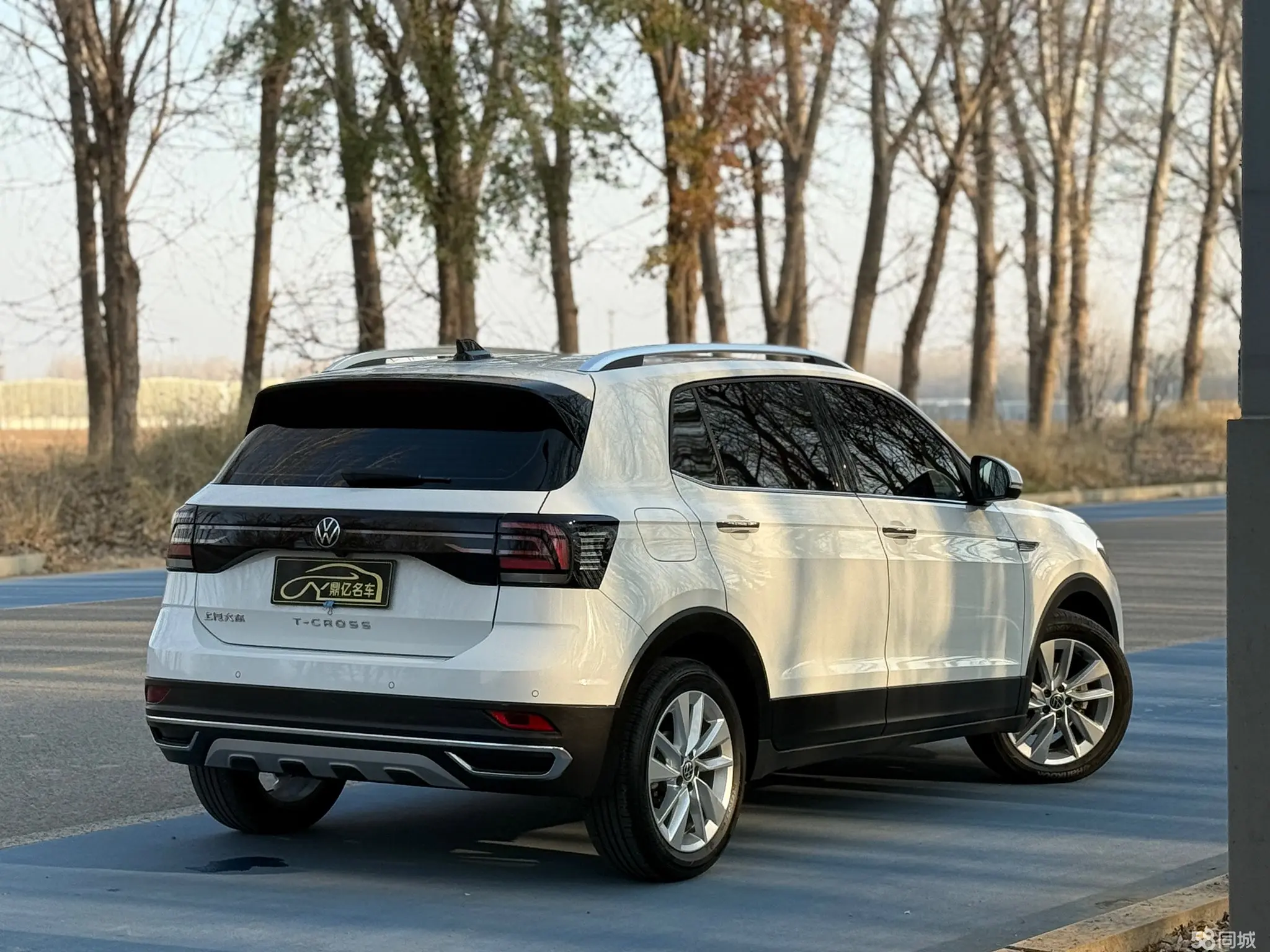 Volkswagen T-Cross 2021 car image #6