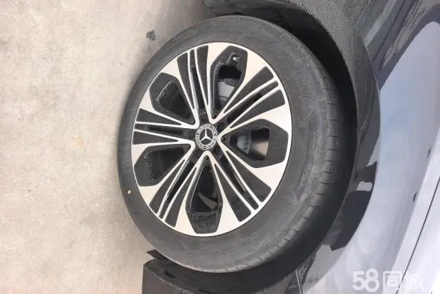 Mercedes-Benz E Class 2025 car image #6