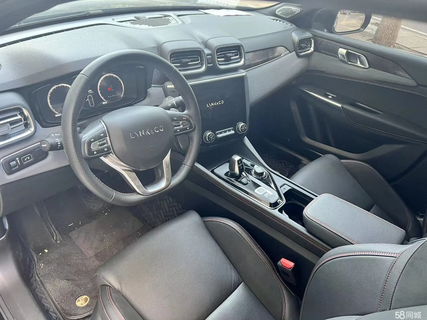 Lynk & Co 03 2019 car image #6