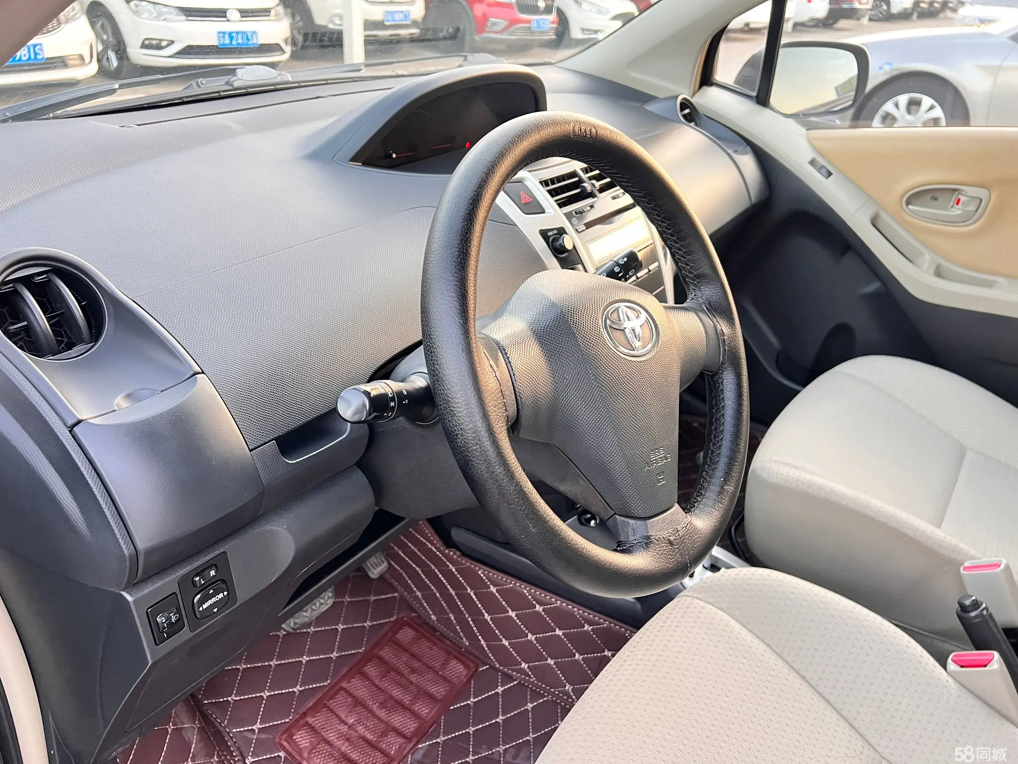 Toyota Yaris 2010 imagem de carro #6