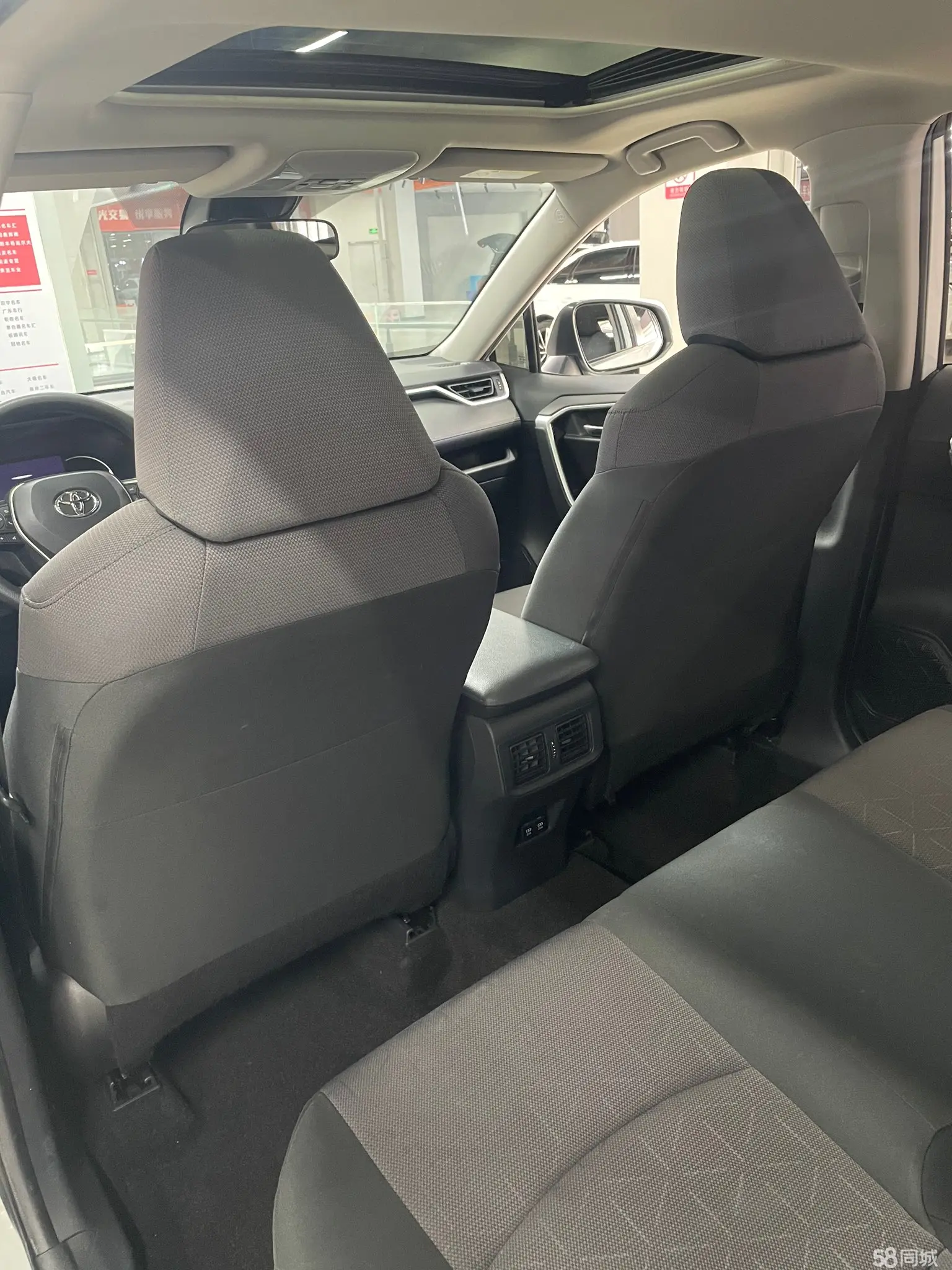 Toyota RAV4 2020 car image #6