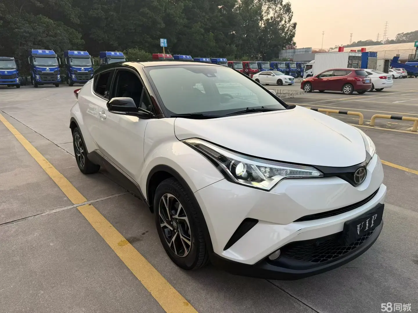 Toyota C-HR 2018 car image #6