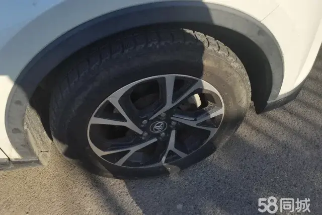 Toyota C-HR 2019 immagine di auto #6