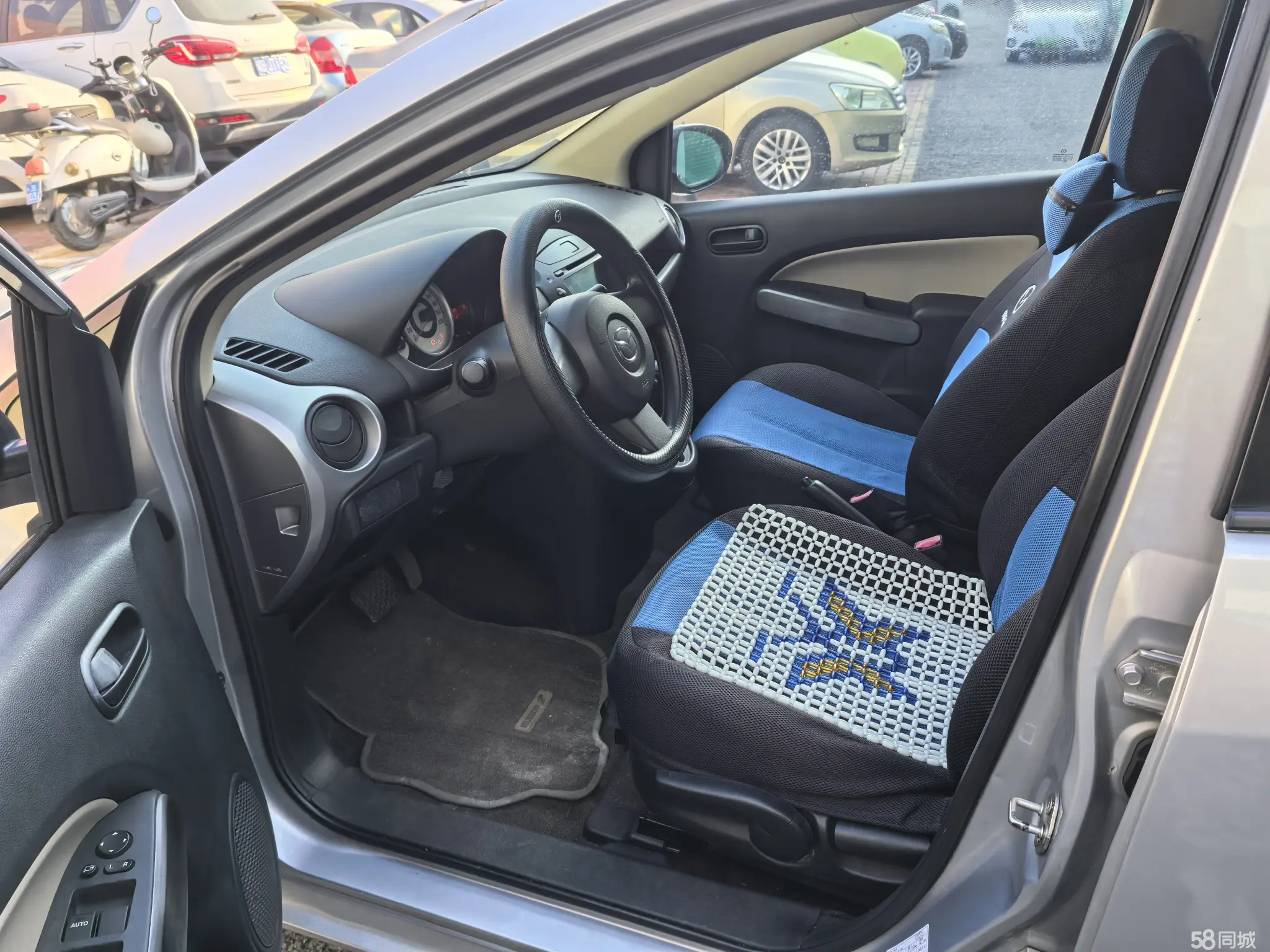 Mazda 2 Sedan 2008 imagen de coche #6