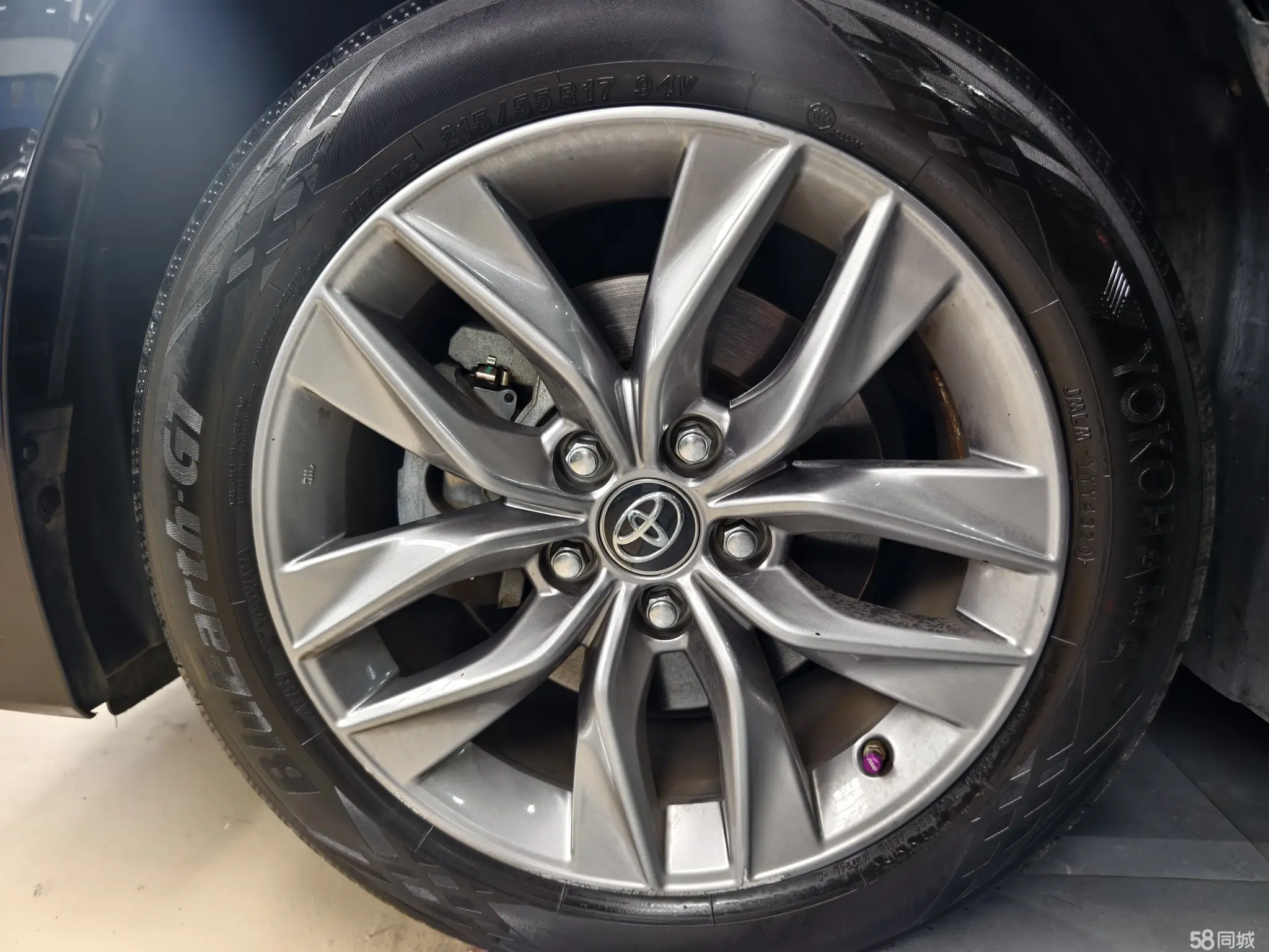 Toyota Avalon 2020 car image #6