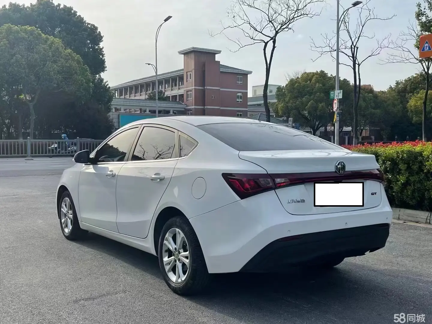 MG GT 2018 car image #6