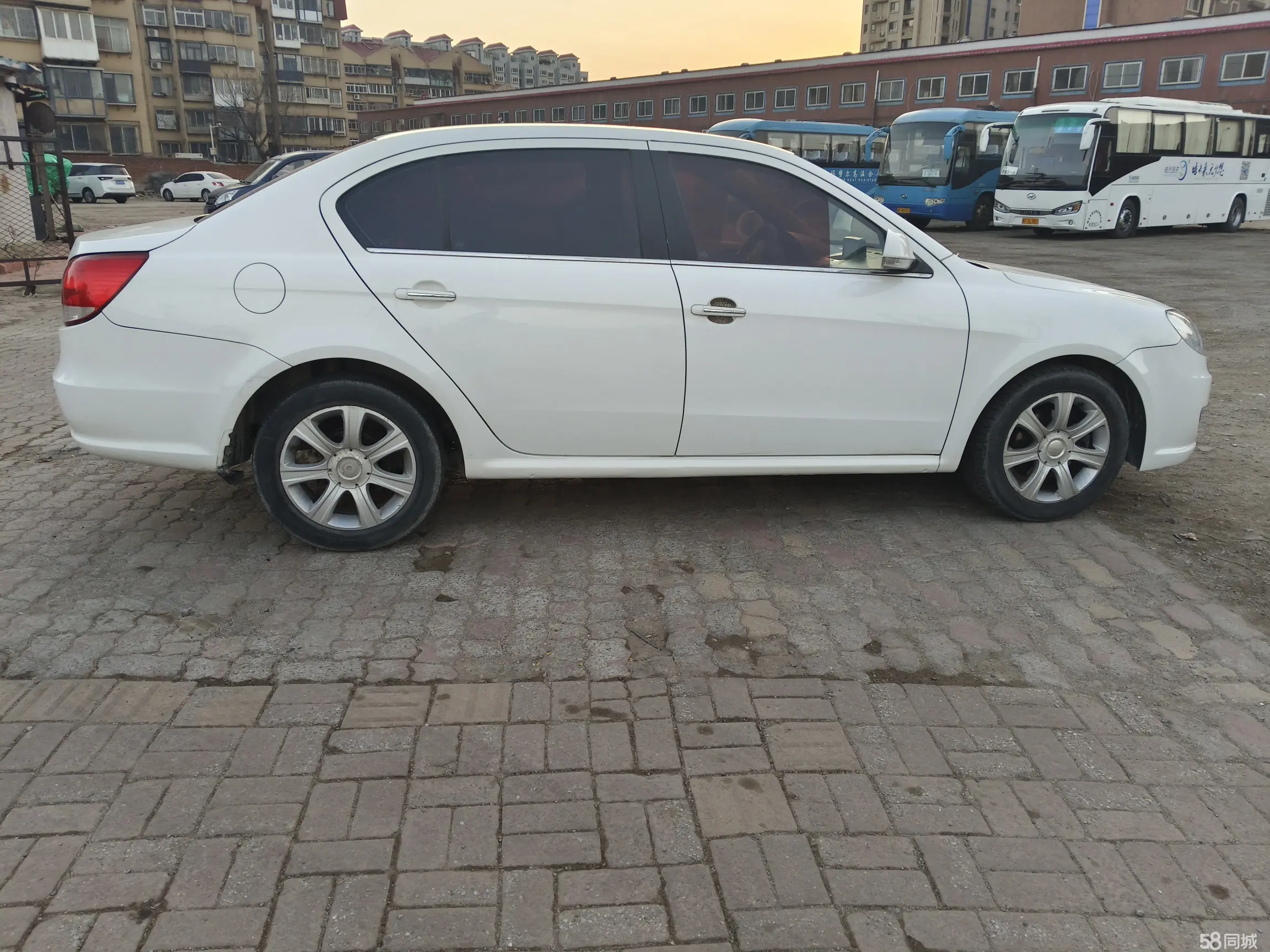 Volkswagen Lavida 2010 car image #6