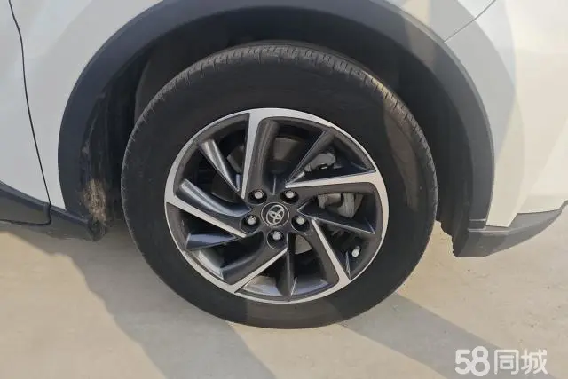 Toyota C-HR 2022 car image #6