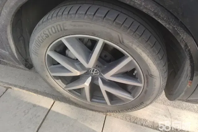 Volkswagen Touareg 2021 immagine di auto #6